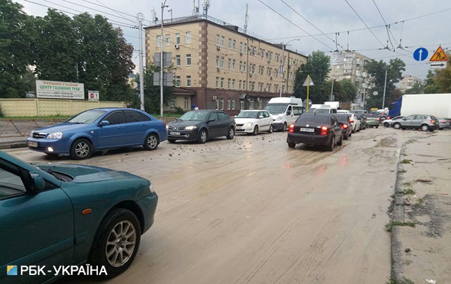 У Подільському районі Києва обвалився шляхопровід